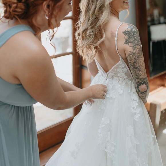 WEDDING DRESS FOR SALE, Like New - Picture 7 of 8